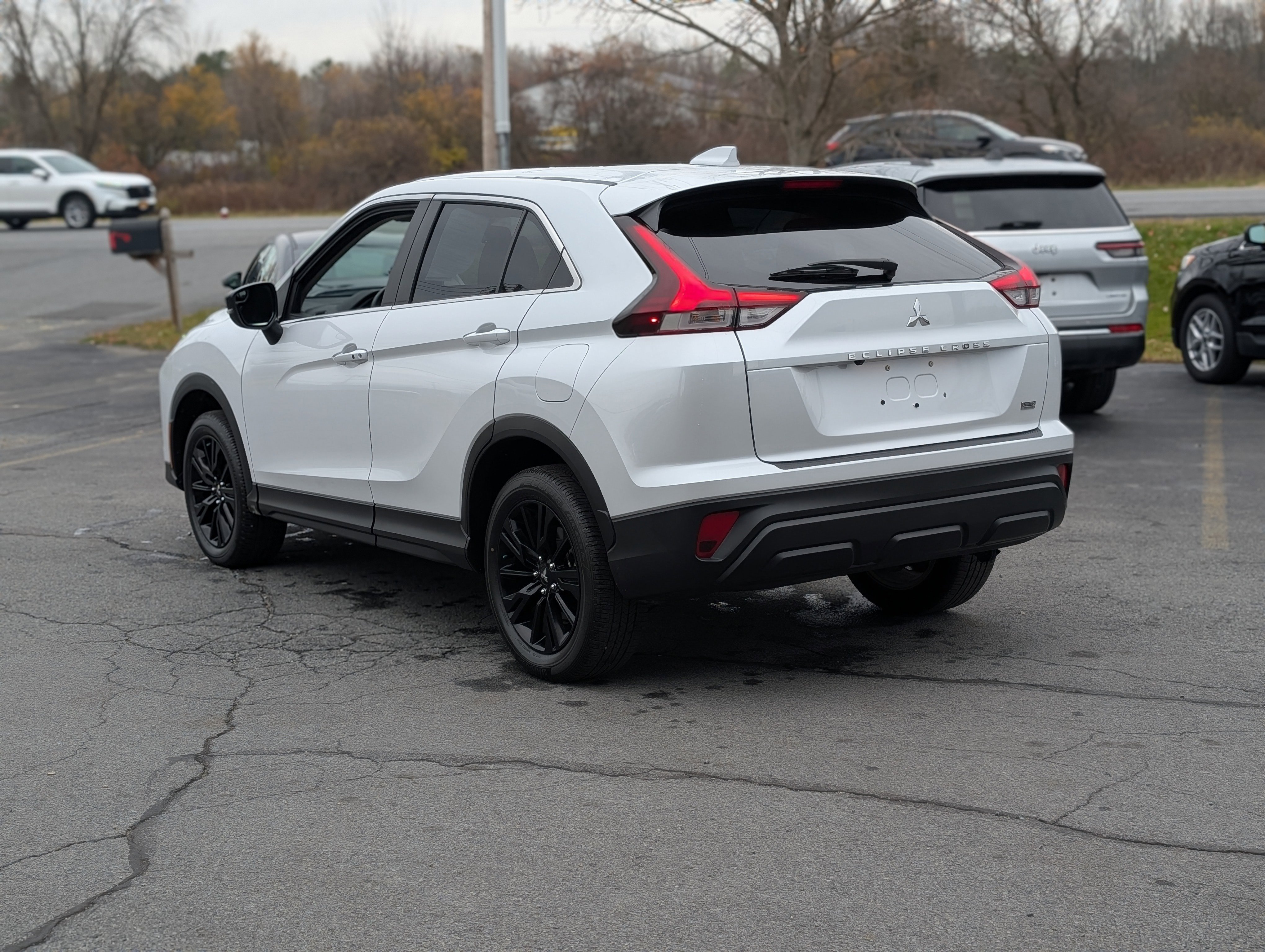 Used 2024 Mitsubishi Eclipse Cross LE image 8