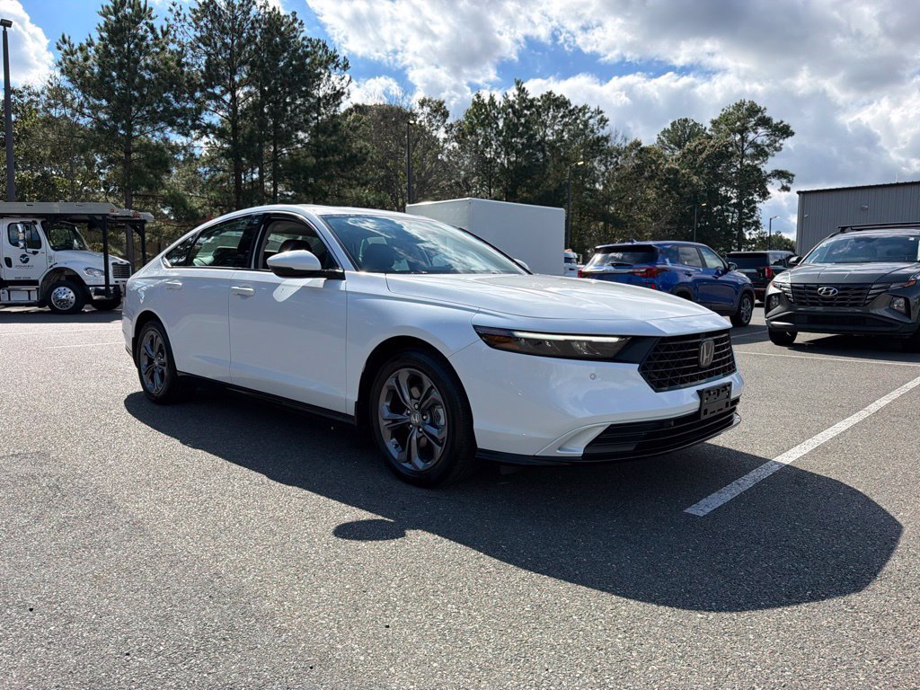 Certified 2025 Honda Accord EX-L image 4