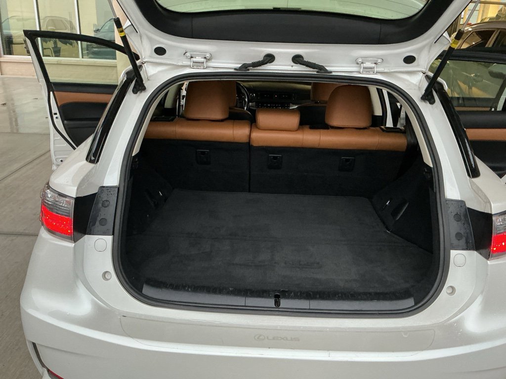 Used 2016 Lexus CT 200h image 14