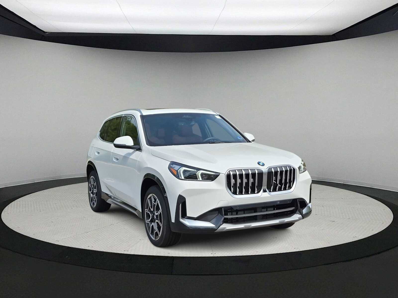 New 2027 BMW X1 xDrive28i AWD/4WD image 2