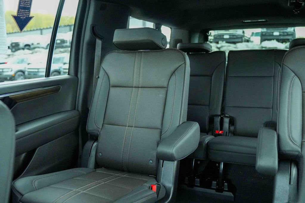 Used 2026 Chevrolet Suburban High Country w/ Sun And Tow Package AWD/4WD image 41