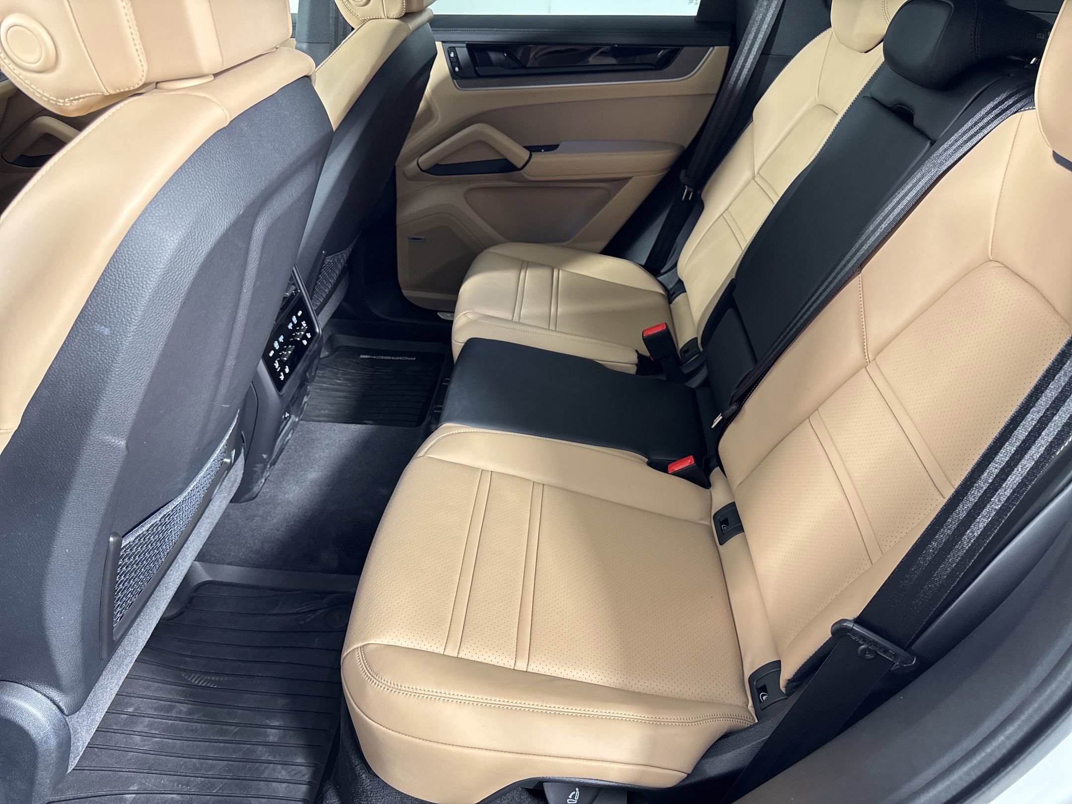Certified 2025 Porsche Cayenne E-Hybrid image 15