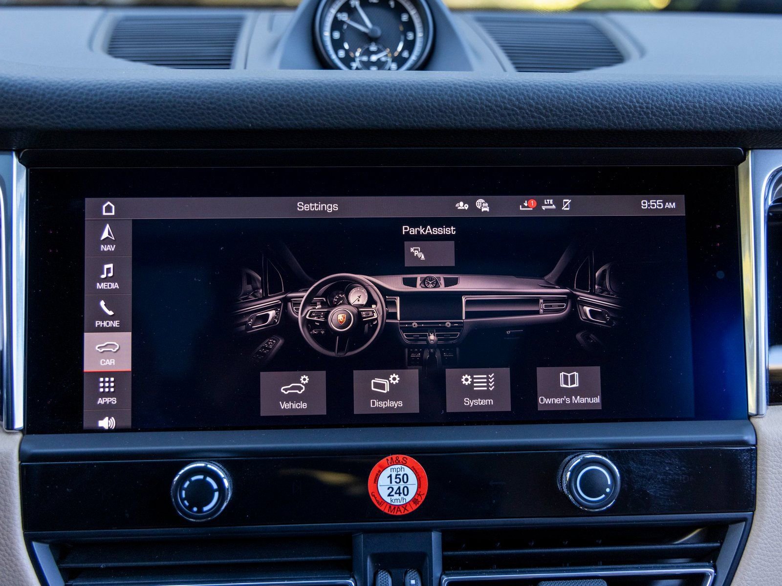 Certified 2025 Porsche Macan image 35