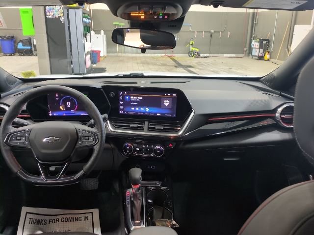 Used 2024 Chevrolet Trax RS w/ Sunroof Package image 5