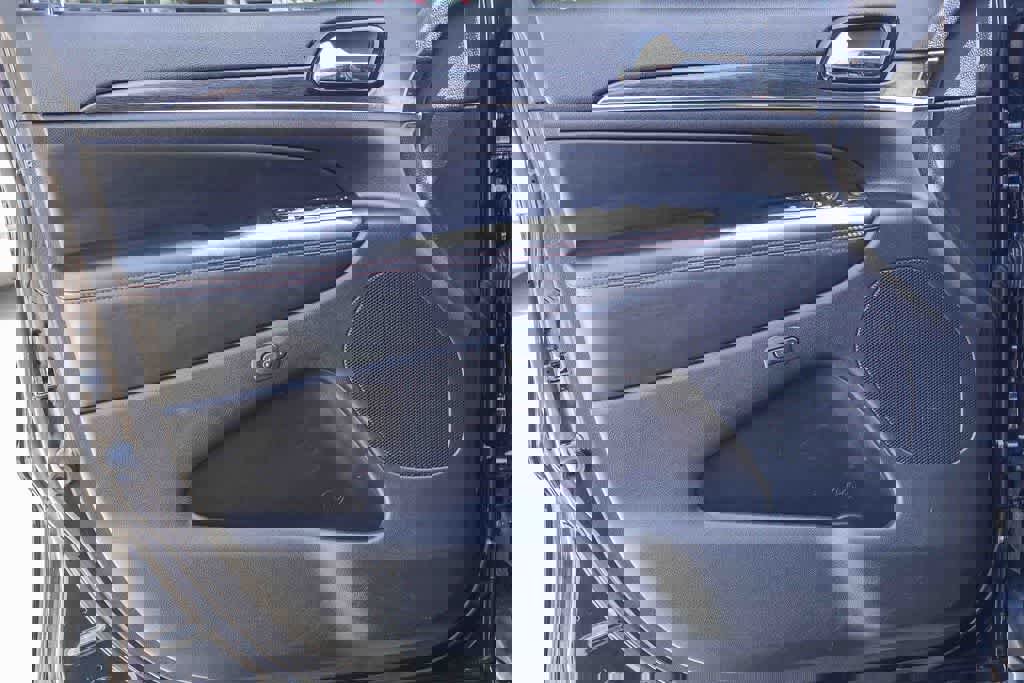 Used 2020 Jeep Grand Cherokee Trailhawk w/ Premium Lighting Group image 19