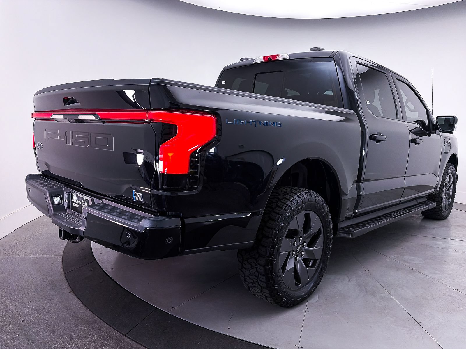 Used 2023 Ford F150 Lightning Lariat w/ Equipment Group 511A High AWD/4WD image 18