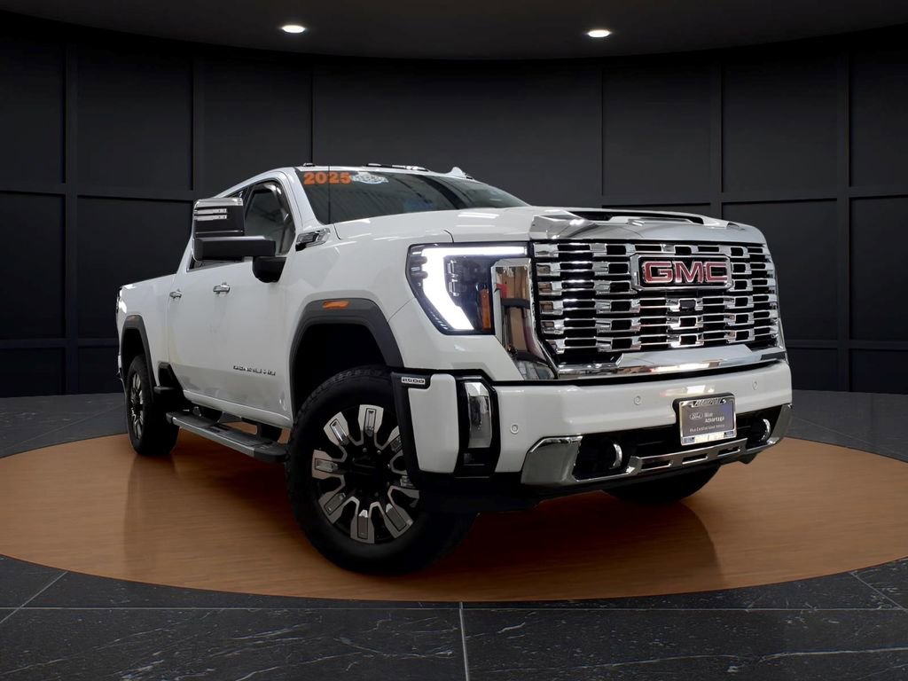 Used 2025 GMC Sierra 2500 Denali w/ Denali Reserve Package AWD/4WD image 1