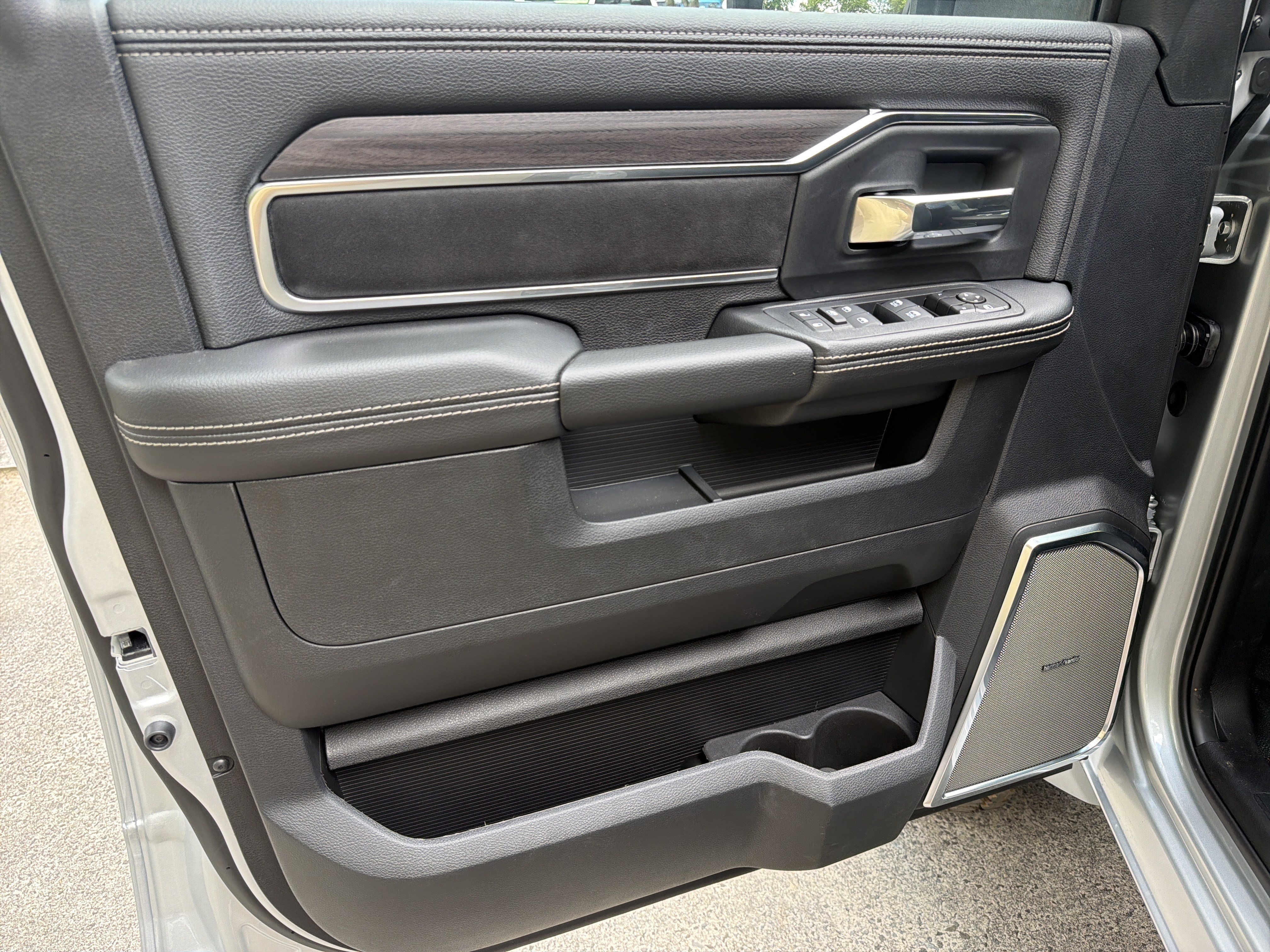 New 2026 RAM 5500 4x4 Crew Cab w/ Laramie Trim Package image 13