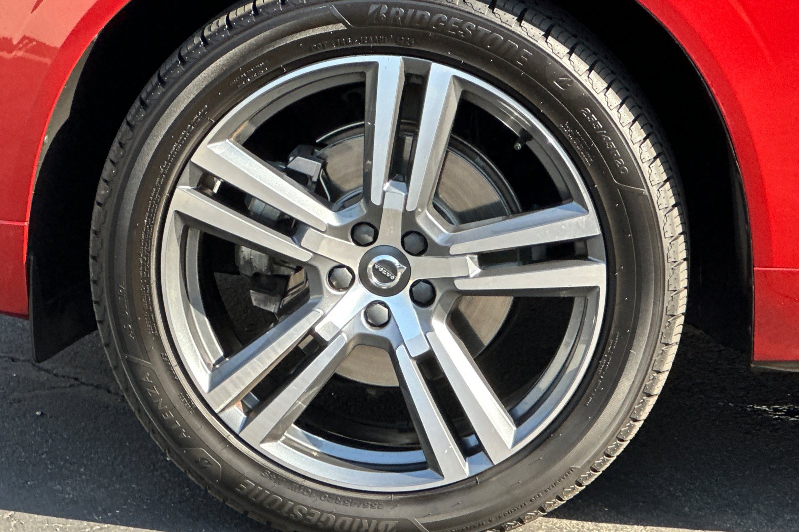 Used 2021 Volvo XC60 T5 Momentum w/ Premium Package FWD image 34