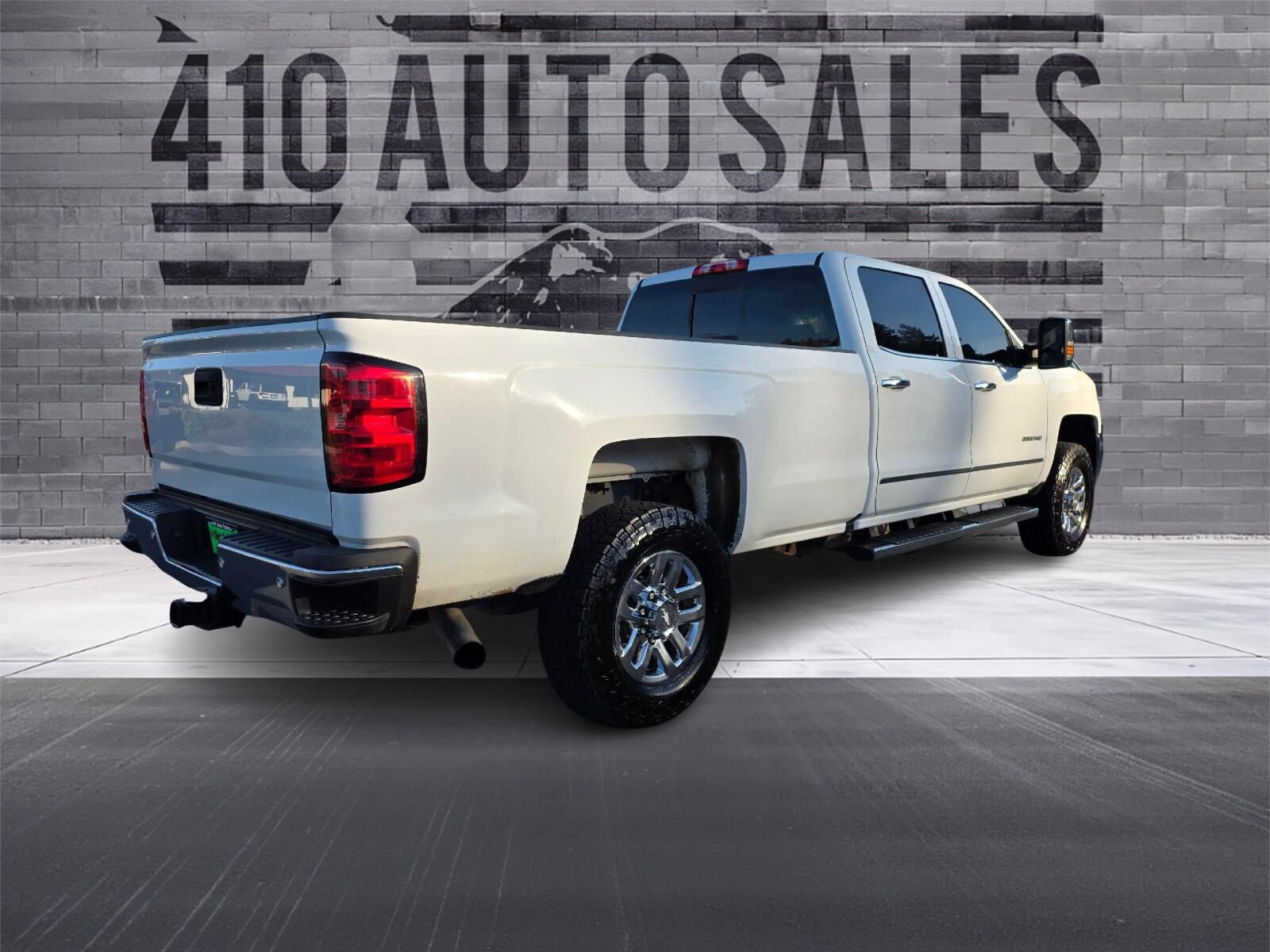 Used 2019 Chevrolet Silverado 3500 LTZ w/ Duramax Plus Package AWD/4WD image 3