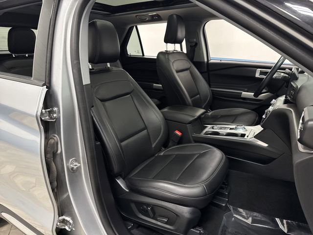 Used 2023 Ford Explorer XLT image 31