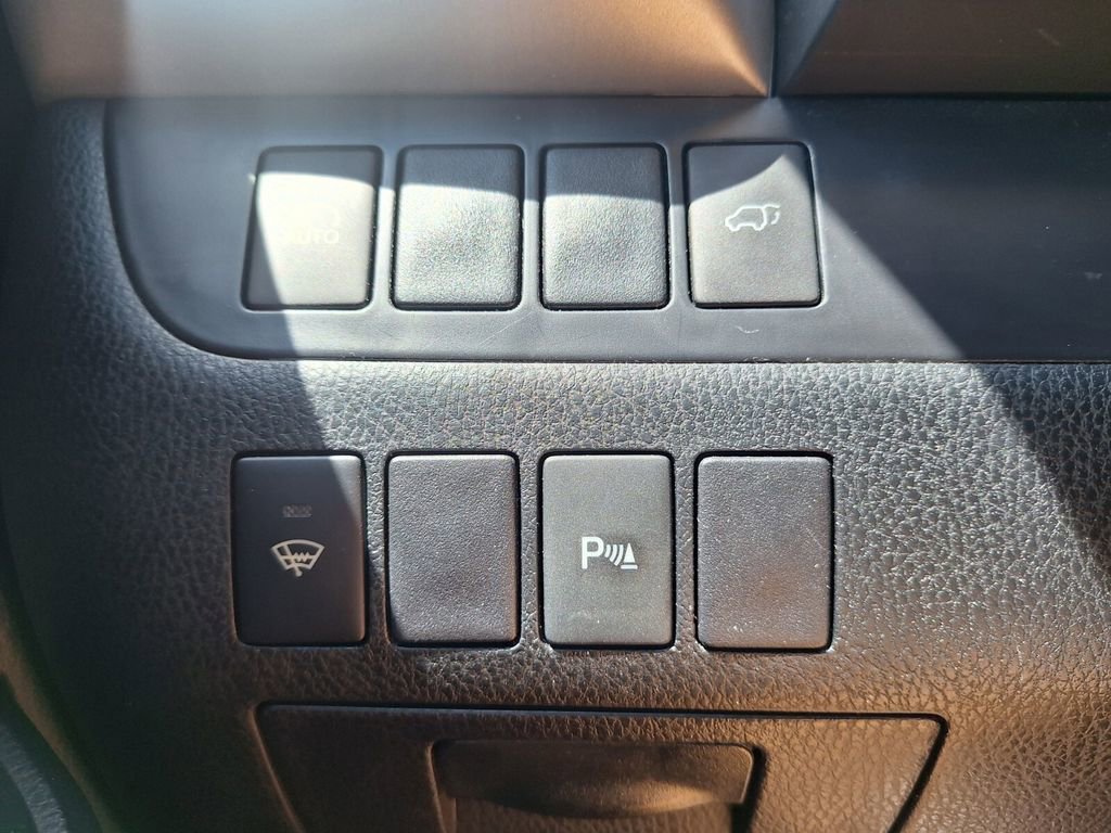 Used 2019 Toyota Highlander Limited AWD/4WD image 11