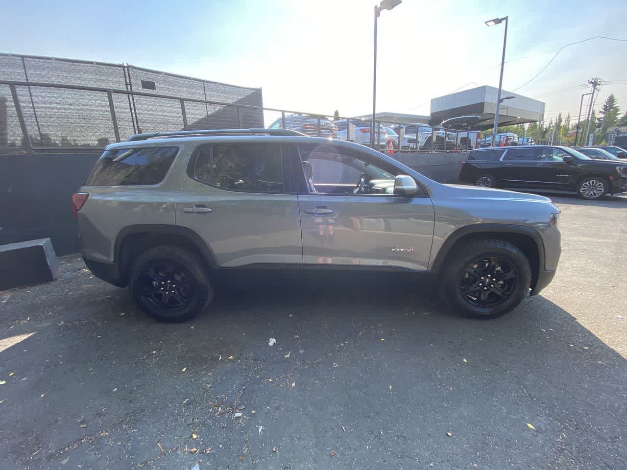 Used 2021 GMC Acadia AT4 w/ Technology Package AWD/4WD image 7