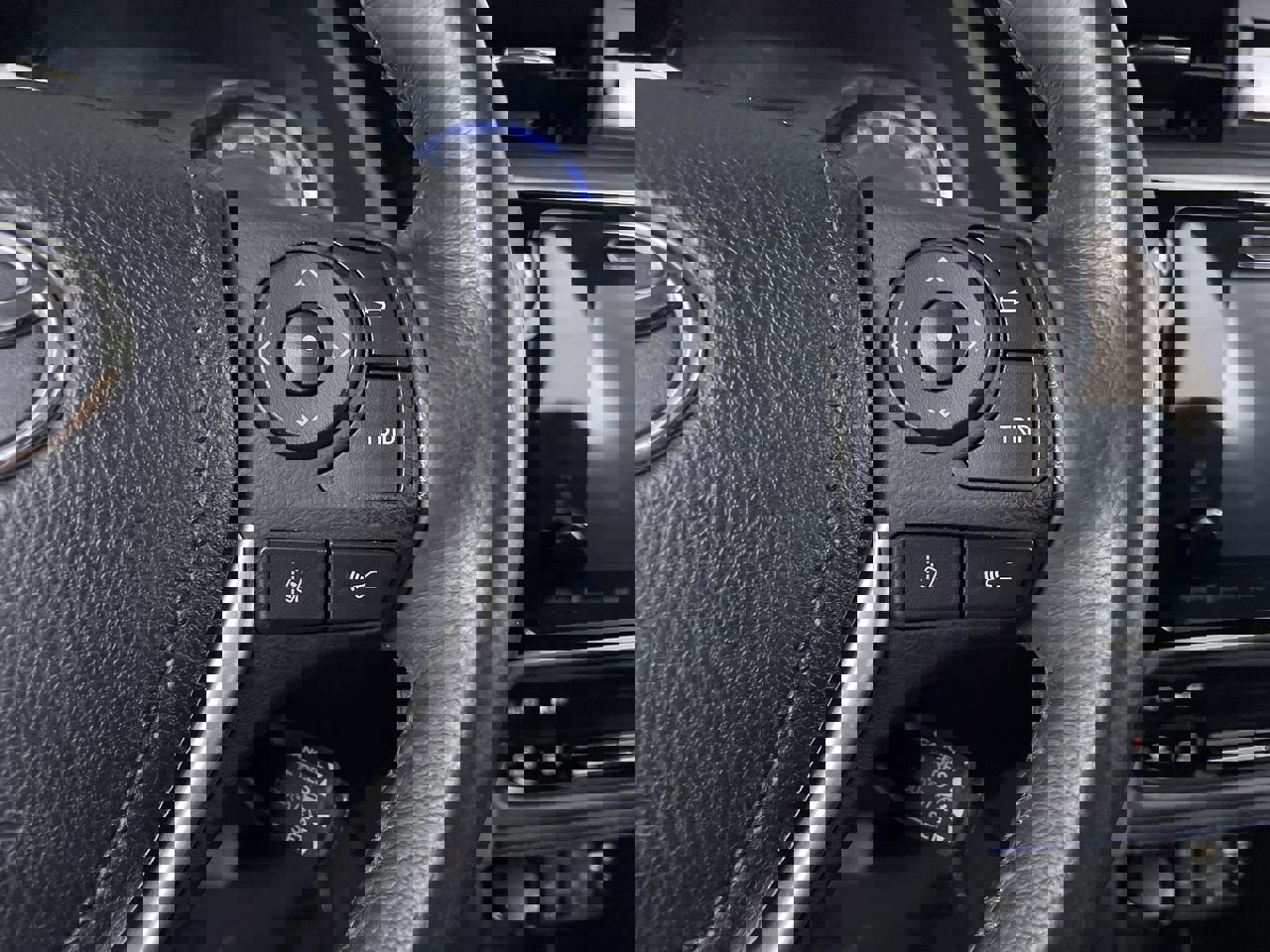 Used 2017 Toyota Corolla XSE image 29