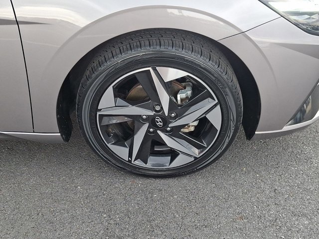 Used 2023 Hyundai Elantra Limited FWD image 8