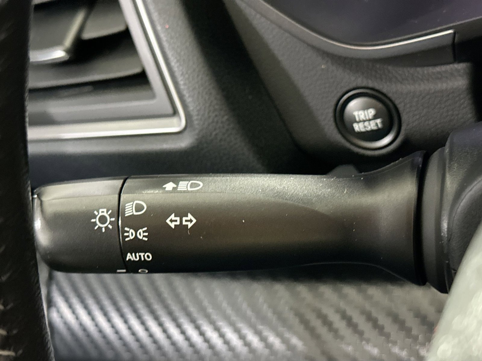 Used 2023 Subaru Ascent Premium w/ Convenience Package image 29