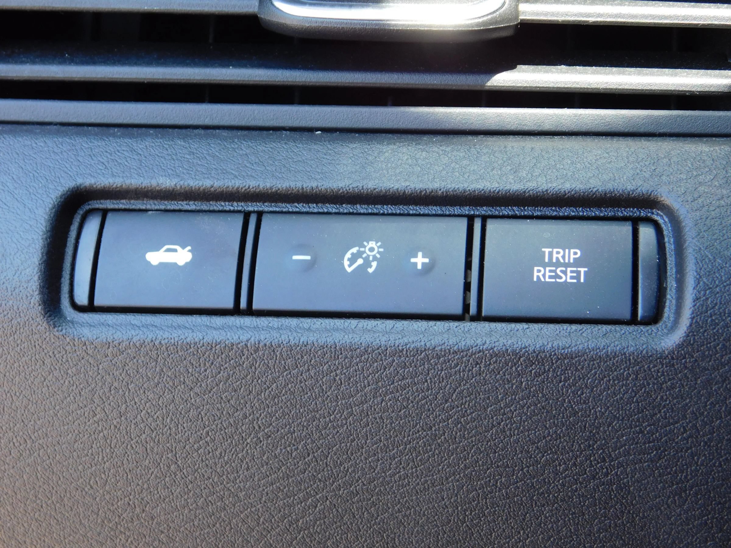 Used 2024 Nissan Altima 2.5 S FWD image 21