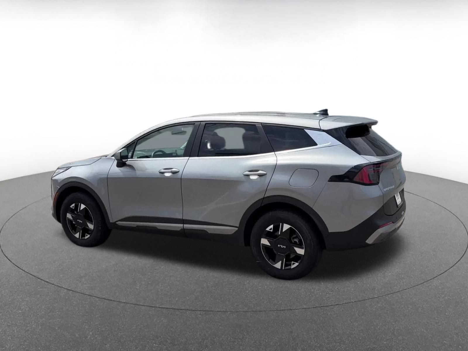 Used 2026 Kia Sportage LX AWD/4WD image 10