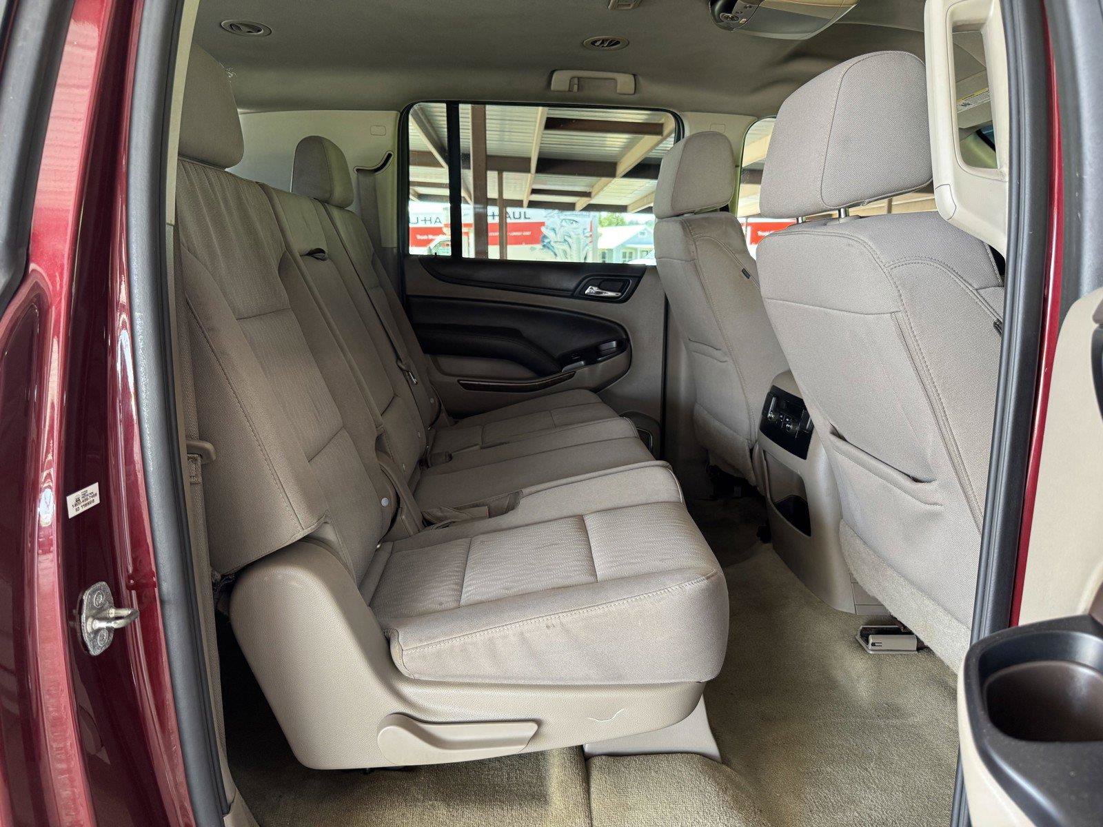 Used 2016 Chevrolet Suburban LS RWD image 38