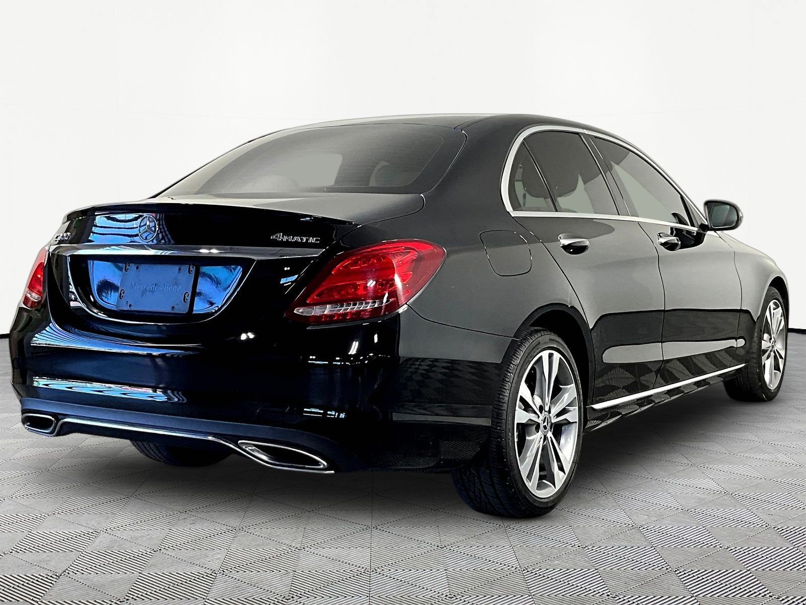 Used 2018 Mercedes-Benz C 300 4MATIC Sedan image 6