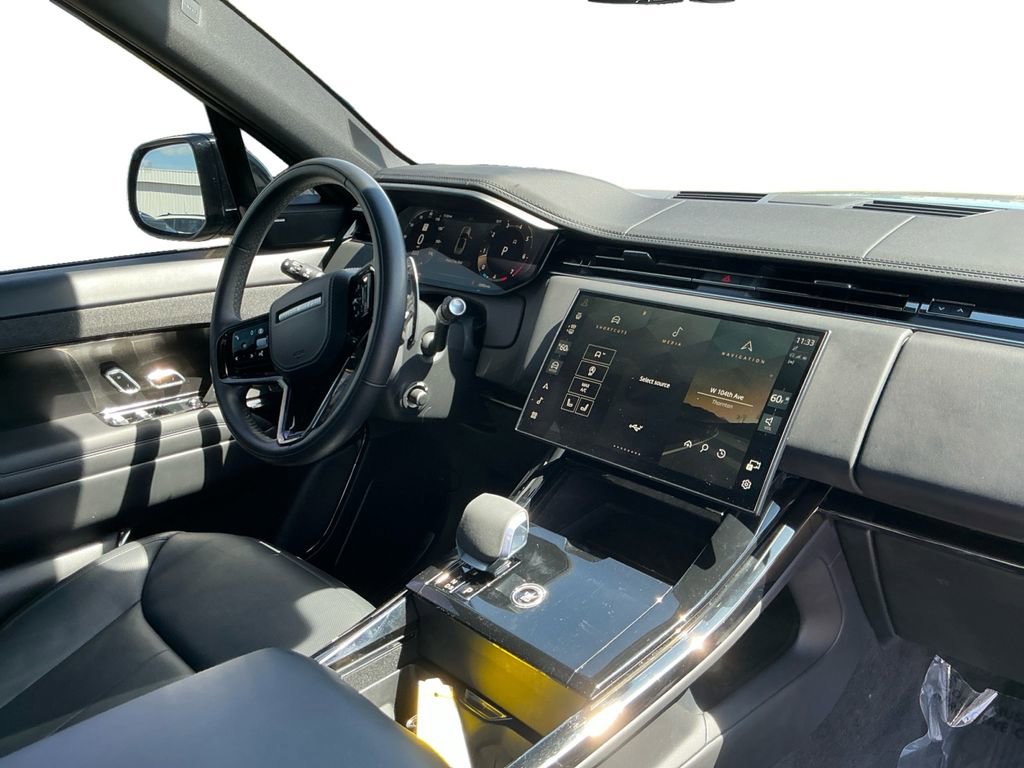 Used 2024 Land Rover Range Rover Sport Dynamic SE image 17