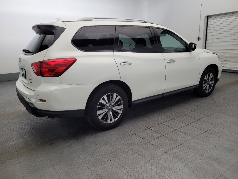 Used 2019 Nissan Pathfinder SV w/ SV Tech Package image 10