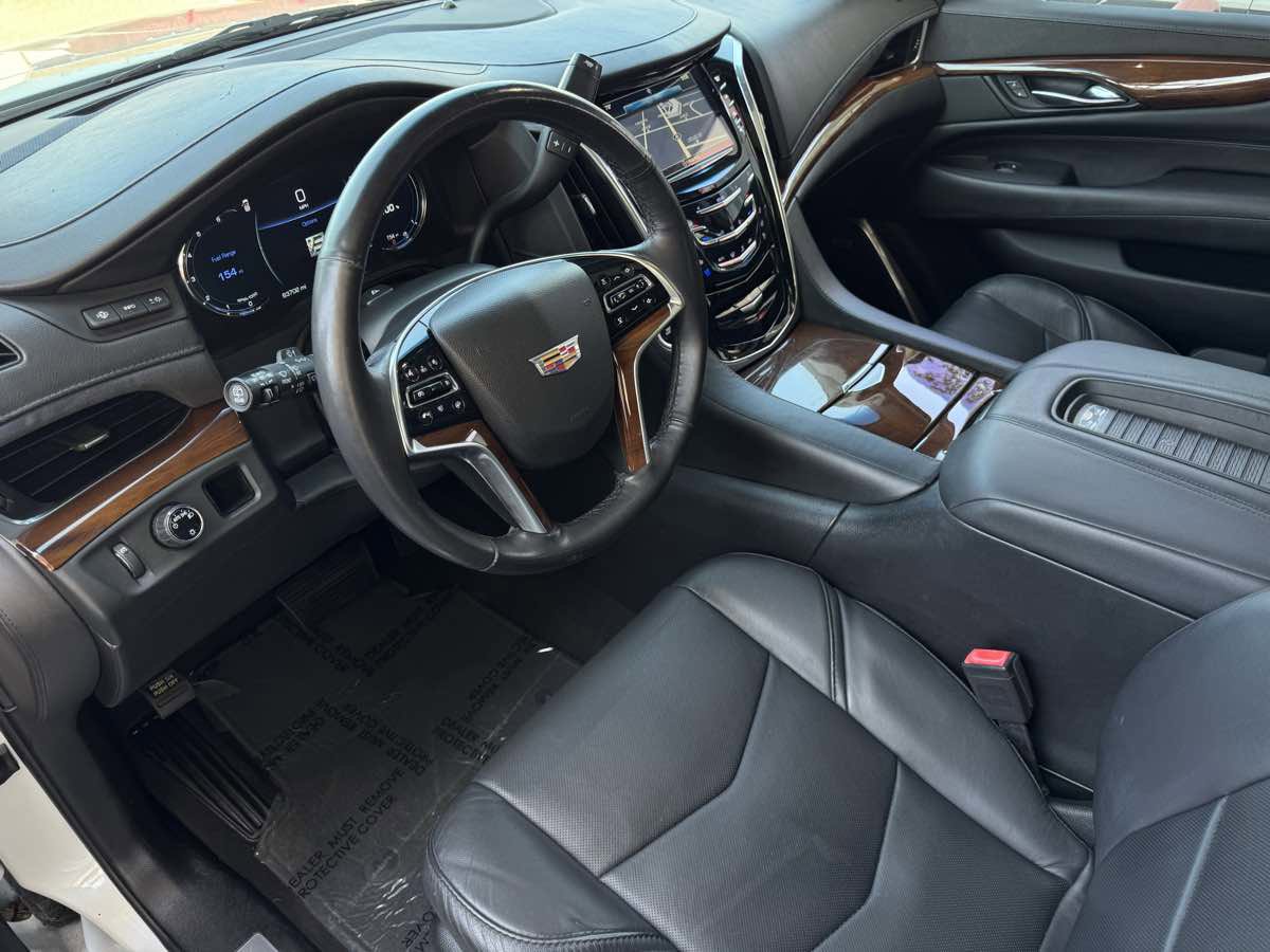 Used 2018 Cadillac Escalade Luxury RWD image 15