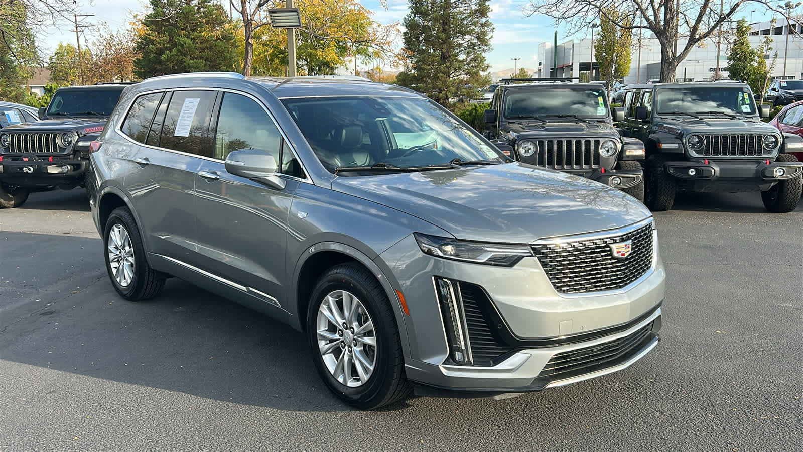 Used 2023 Cadillac XT6 Luxury AWD/4WD image 3