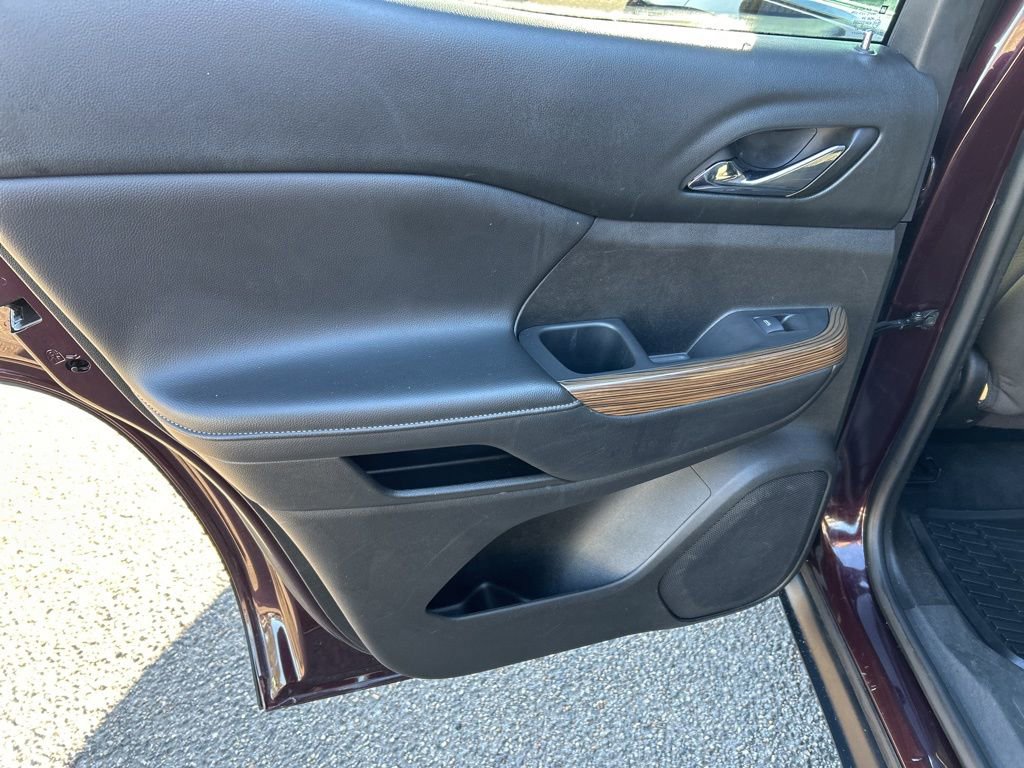 Used 2017 GMC Acadia SLE image 18