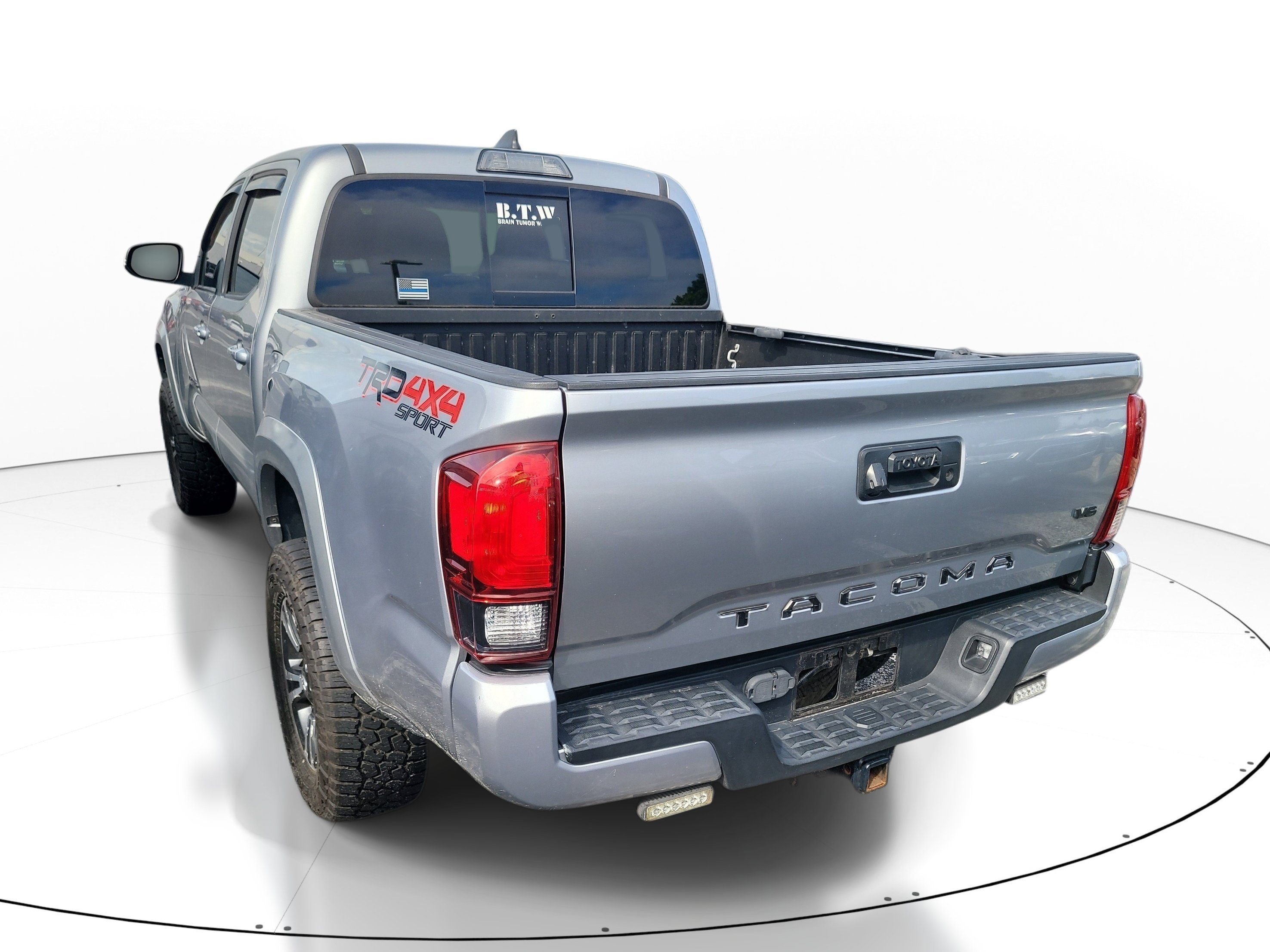 Used 2019 Toyota Tacoma TRD Sport AWD/4WD image 5