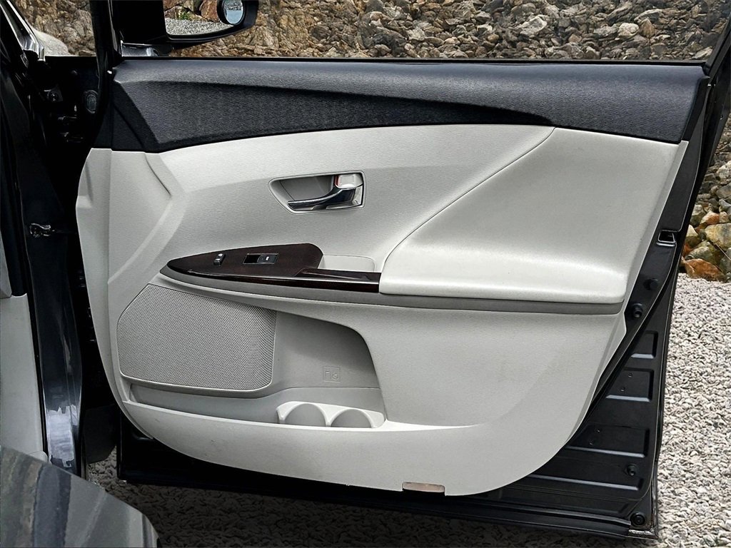 Used 2010 Toyota Venza image 21