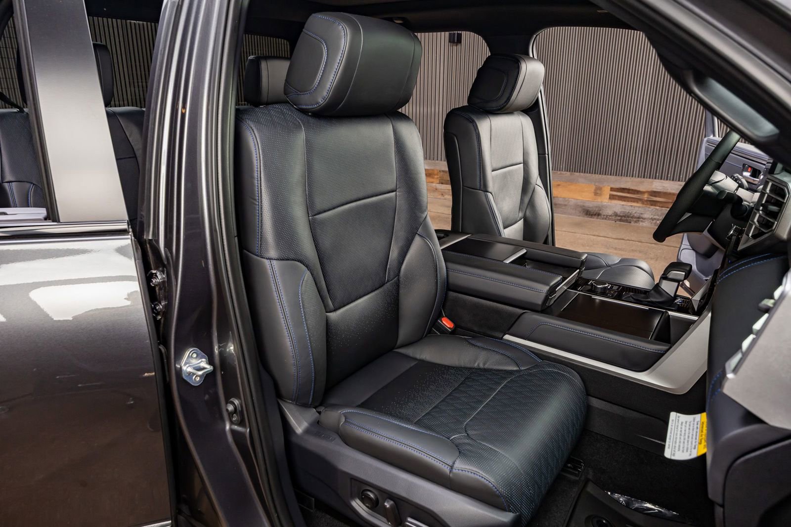 Used 2025 Toyota Tundra Platinum image 31