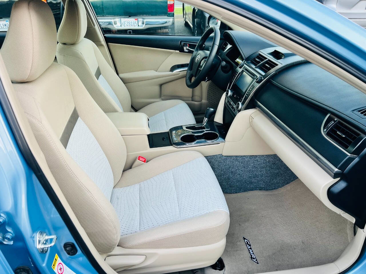 Used 2012 Toyota Camry XLE w/ Convenience Pkg image 16