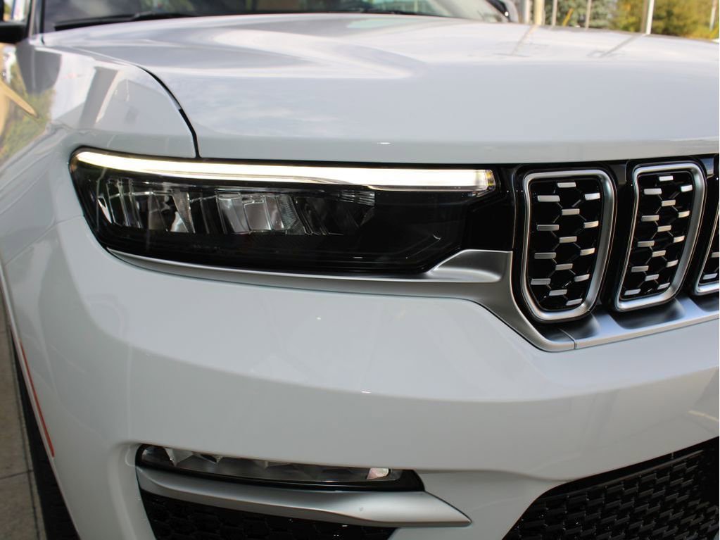 New 2025 Jeep Grand Cherokee Summit image 37