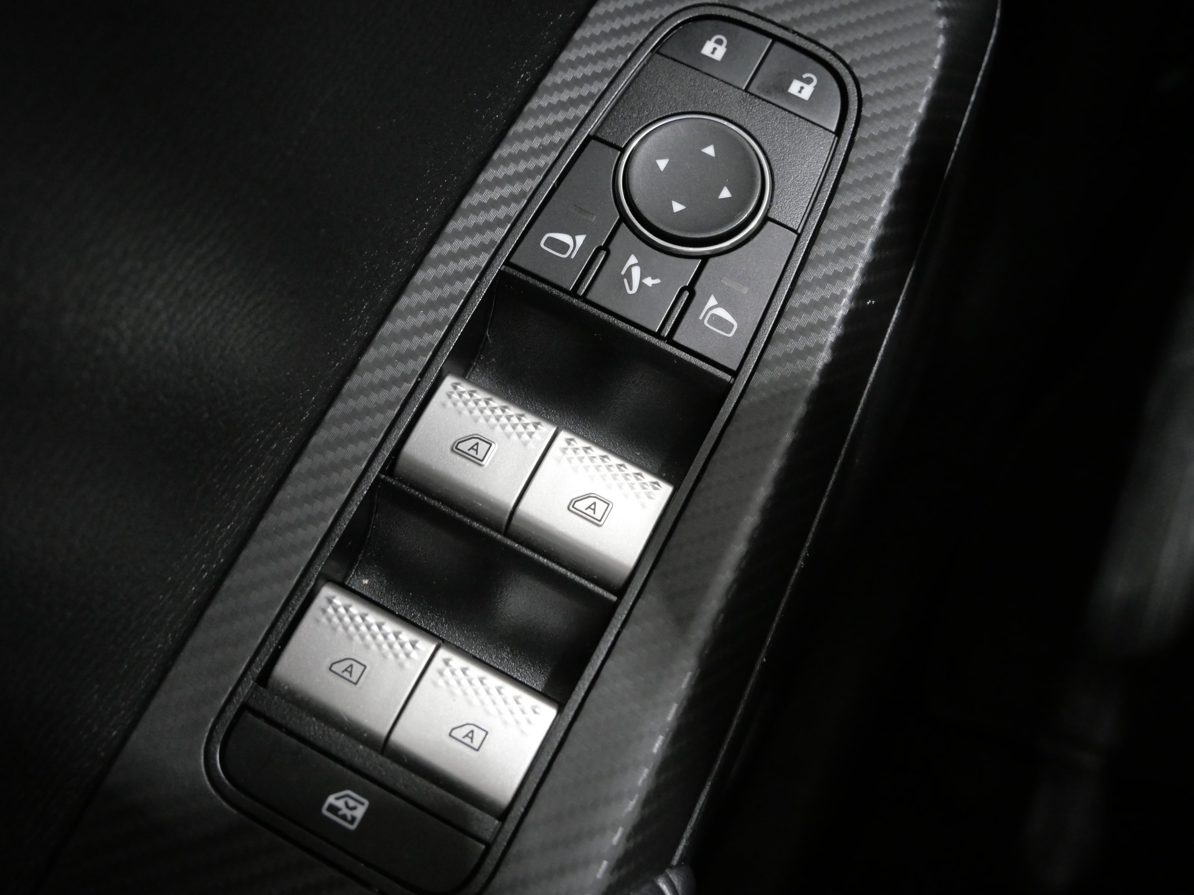 Used 2024 Mitsubishi Outlander AWD image 13