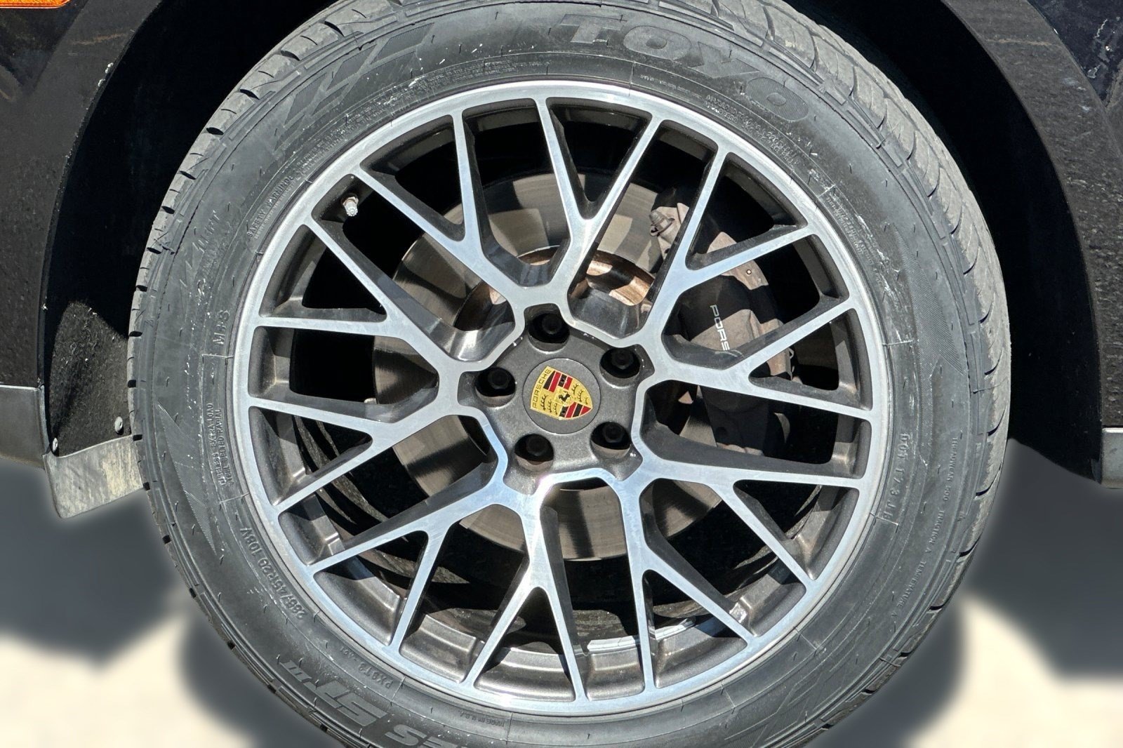 Used 2018 Porsche Macan AWD/4WD image 12