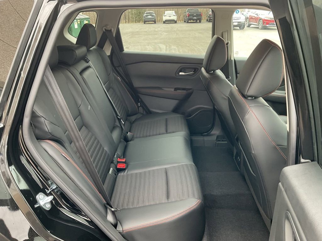 New 2026 Nissan Rogue SV AWD/4WD image 19
