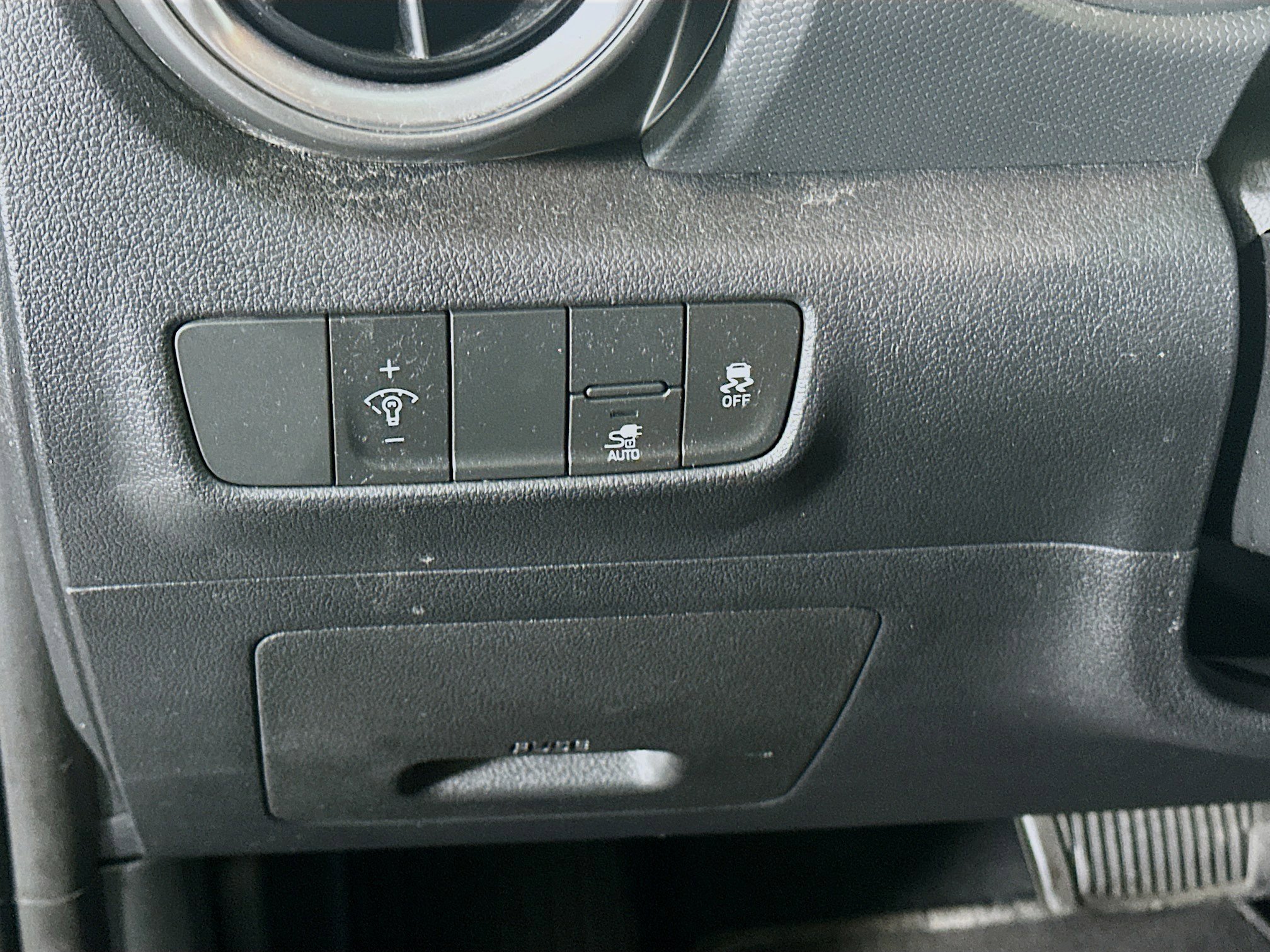 Used 2023 Hyundai Kona SE image 17