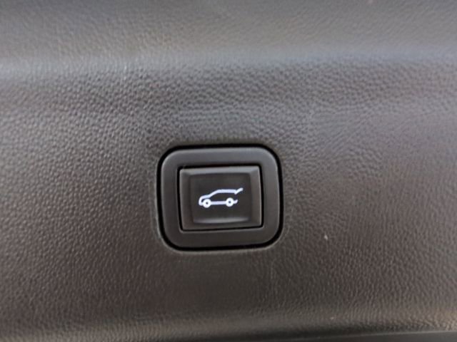 Used 2023 Buick Enclave Essence AWD/4WD image 35