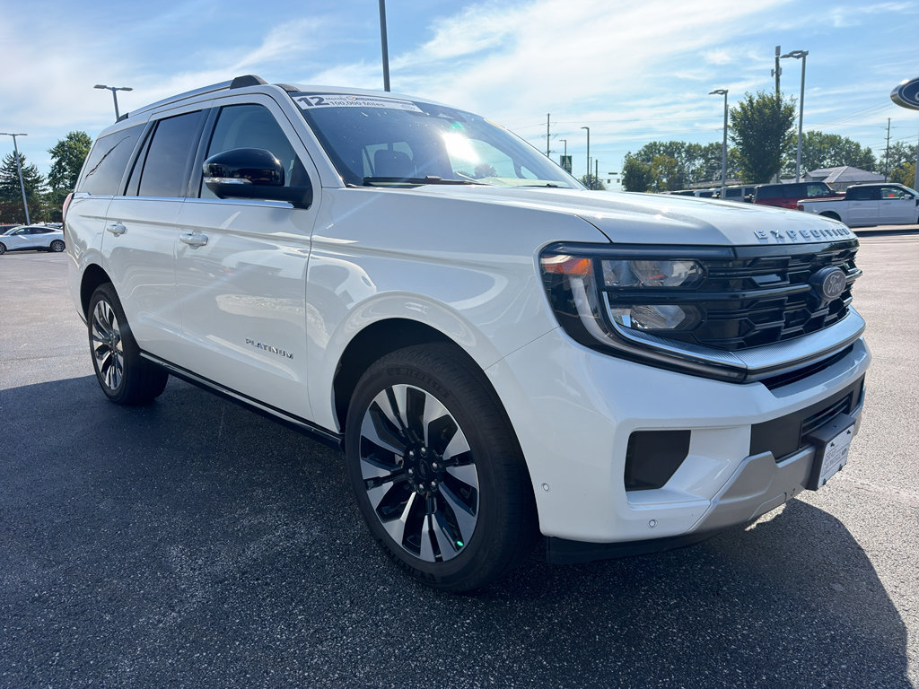 Used 2025 Ford Expedition Platinum w/ Driver's Package AWD/4WD image 4