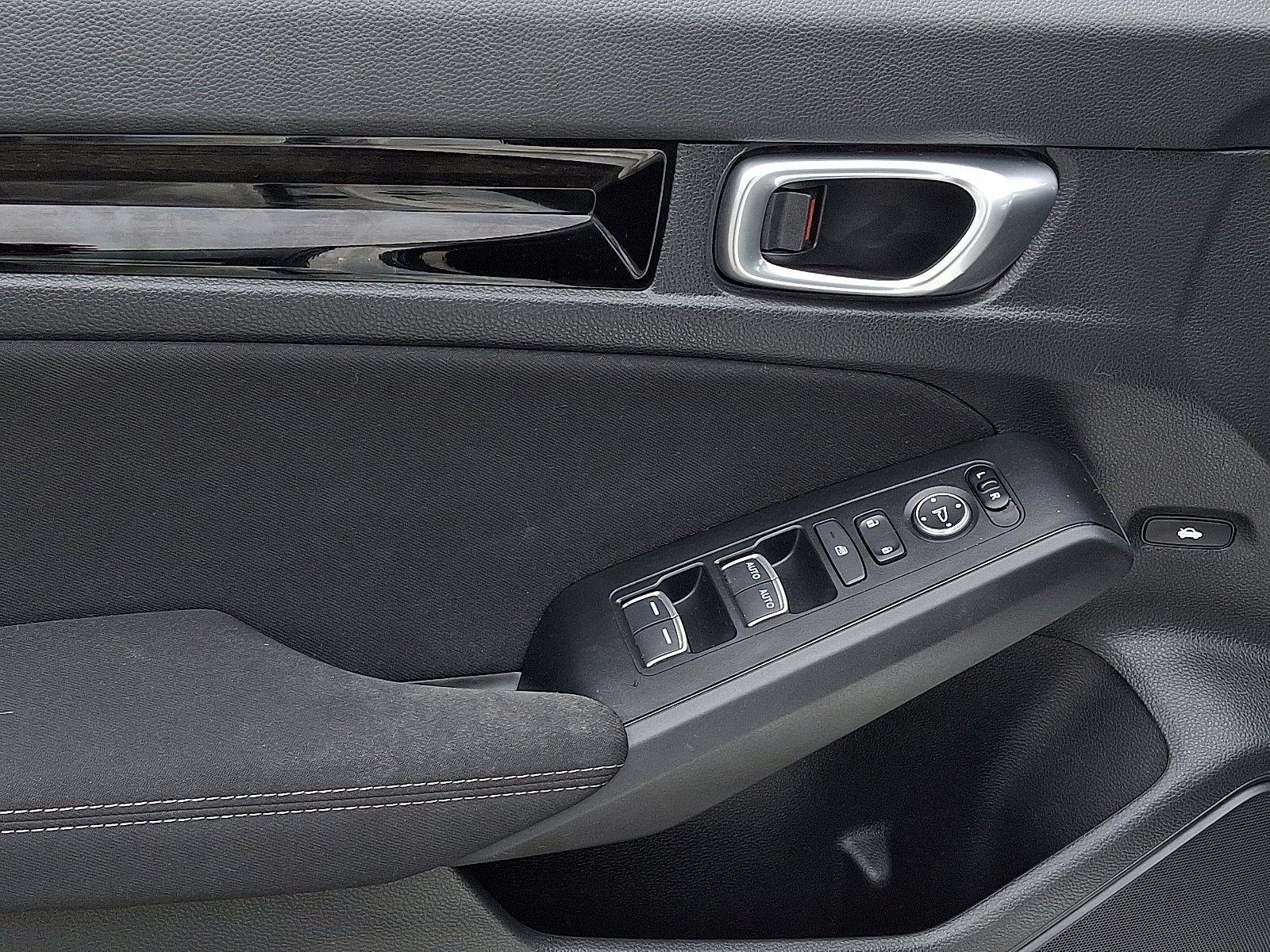 Used 2023 Honda Civic EX image 15