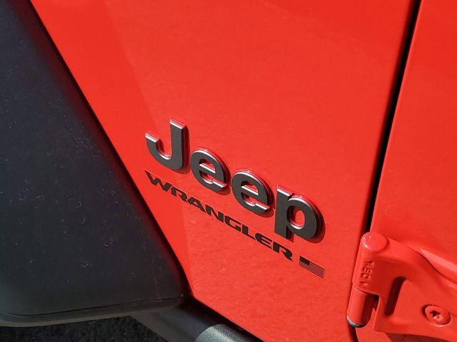 Used 2025 Jeep Wrangler Unlimited Rubicon w/ Convenience Group AWD/4WD image 31