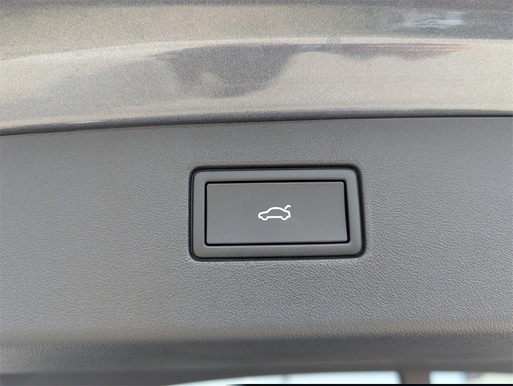 New 2026 Volkswagen Tiguan SE image 29