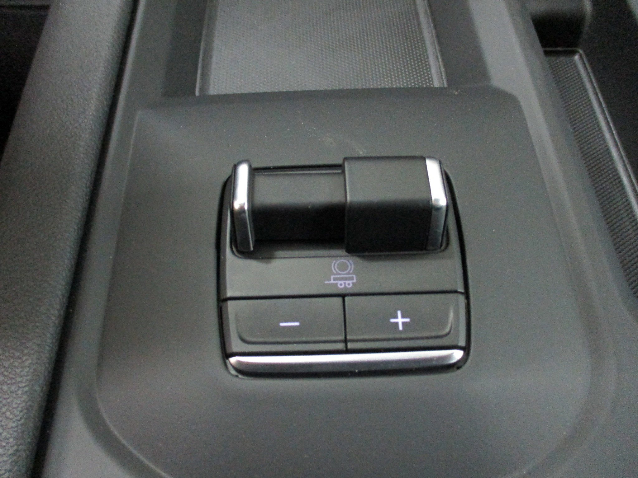 New 2025 GMC Sierra 2500 AT4 w/ Technology Package image 30