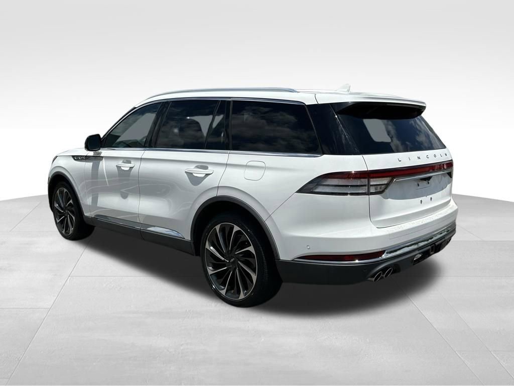 Used 2021 Lincoln Aviator Reserve w/ Equipment Group 202A AWD/4WD image 3