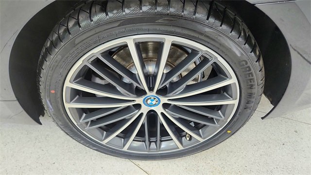 Used 2023 BMW 530e xDrive w/ Premium Package image 61