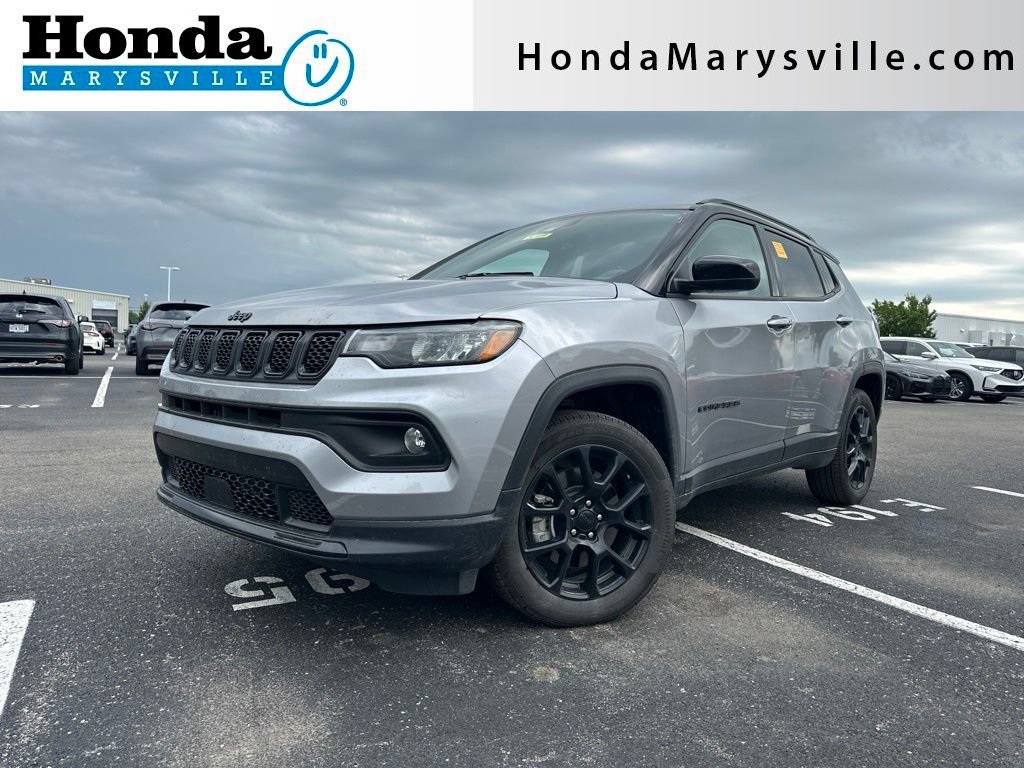 Used 2024 Jeep Compass Latitude w/ Sun and Sound Group AWD/4WD image 1