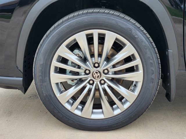 New 2026 Toyota Highlander Platinum AWD/4WD image 8