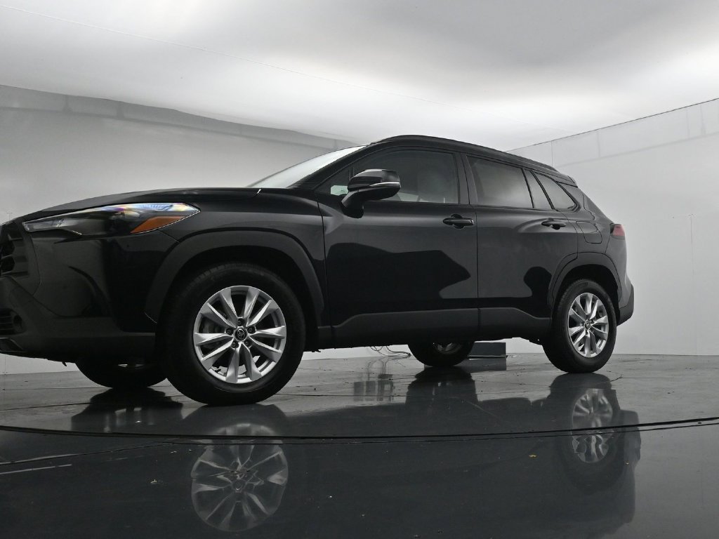 Used 2026 Toyota Corolla Cross LE FWD image 31