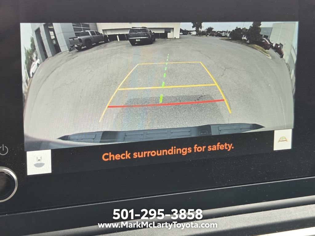 Used 2025 Toyota Tacoma SR AWD/4WD image 18
